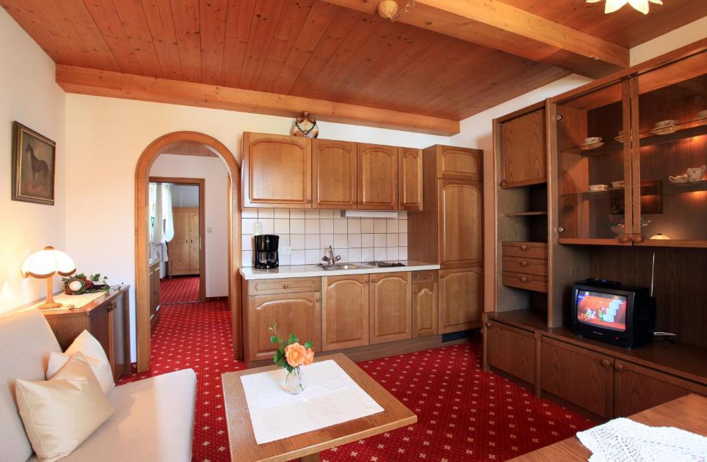 Landhaus Bachler Brixen im Thale Room photo
